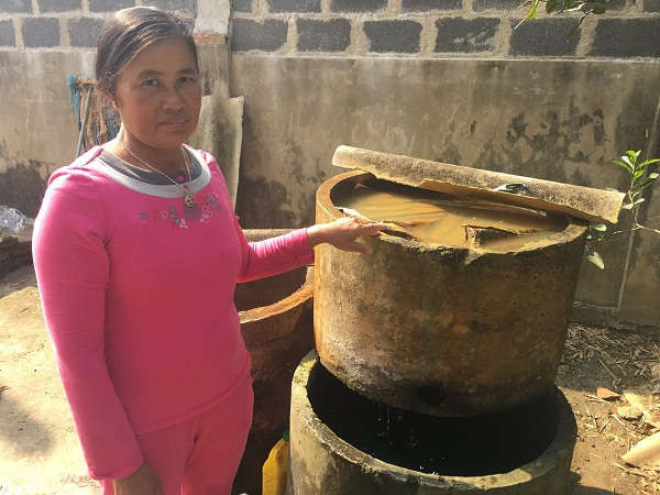 Người dân tại xã An Thủy, huyện Lệ Thủy dùng nước nhiễm phèn, nhiễm mặn nhiều năm qua