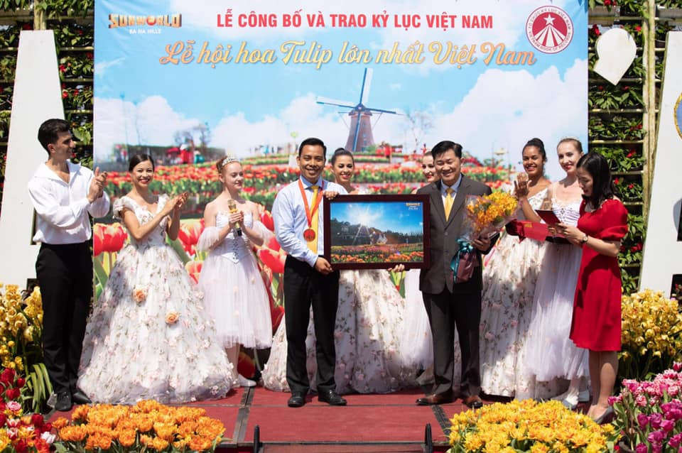 Guinness Việt Nam trao chứng nhận “Lễ hội hoa Tulip lớn nhất Việt Nam” cho Bà Nà Hills