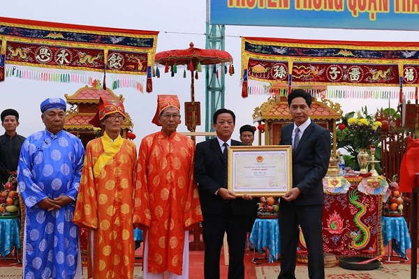 3. Trao bằng chứng nhận “Lễ hội Cầu ngư tại thành phố Đà Nẵng” là di sản văn hóa phi vật thể quốc gia