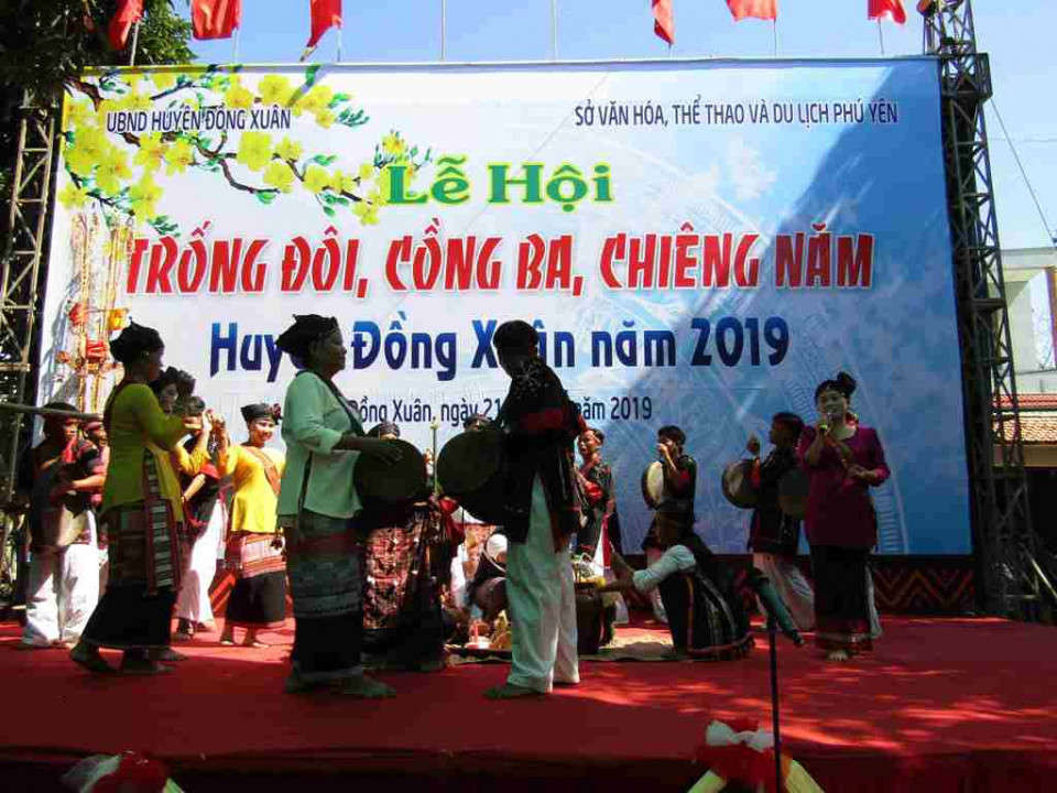 Trình diễn Lễ hội truyền thống kết hợp với trình diễn trống đôi, cồng ba, chiêng năm của xã Canh Hiệp, huyện Vân Canh, tỉnh Bình Định 