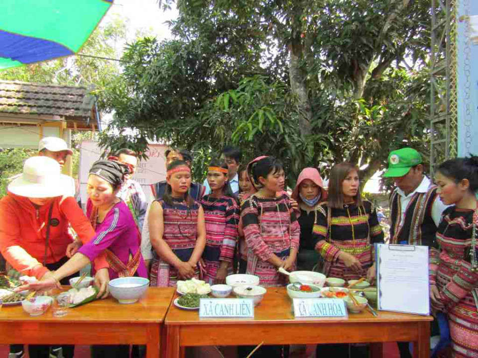 Phần thi văn hóa ẩm thực của 03 đội huyện Vân Canh, tỉnh Bình Định 
