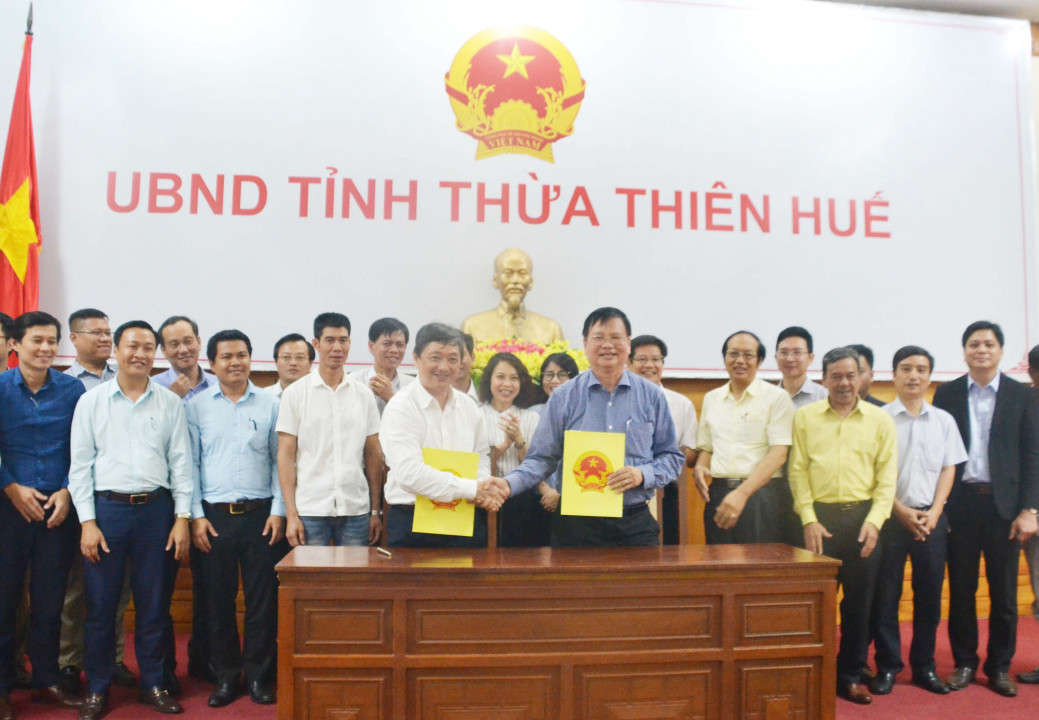 Lãnh đạo Thừa Thiên Huế và Đà Nẵng ký kết thỏa thuận