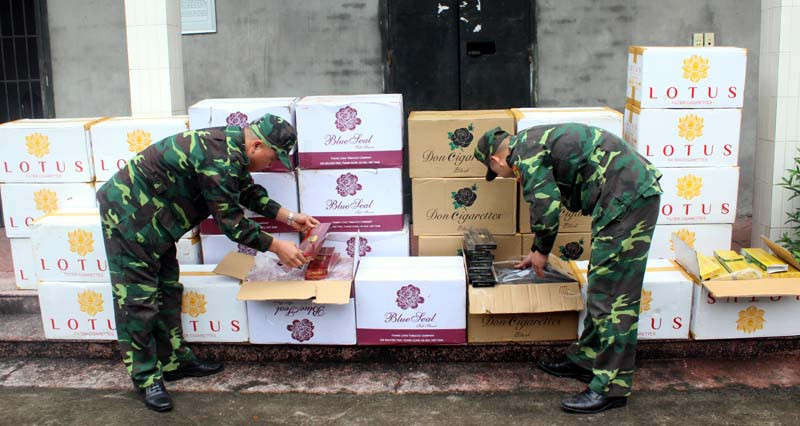 Lực lượng Biên phòng Quảng Ninh kiểm đếm số thuốc lá điếu bị thu giữ