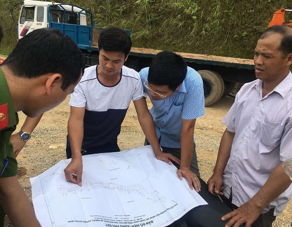 Tổ công tác huyện Quỳnh Nhai xử lý vi phạm trong quản lý, sử dụng đất đai