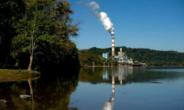 Theo dữ liệu báo cáo, 9 trong số 10 nhà máy than đã làm ô nhiễm nước ngầm gần đó với ít nhất một chất gây ô nhiễm tro than, trong đó phần lớn có nồng độ không an toàn của ít nhất 4 chất độc khác nhau. Ảnh: Jeff Swensen / Getty