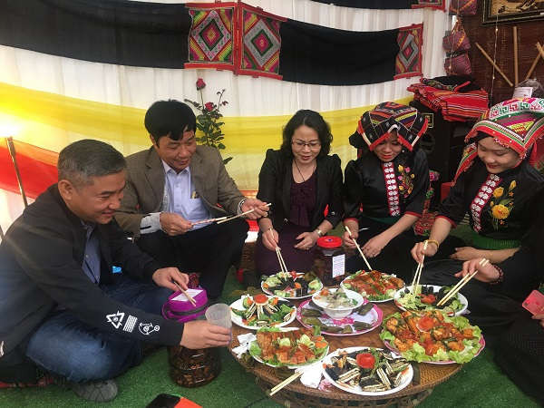 Các món ăn dân tộc đặc sắc, nghĩa tình được chuẩn bị tại các Trại văn hóa