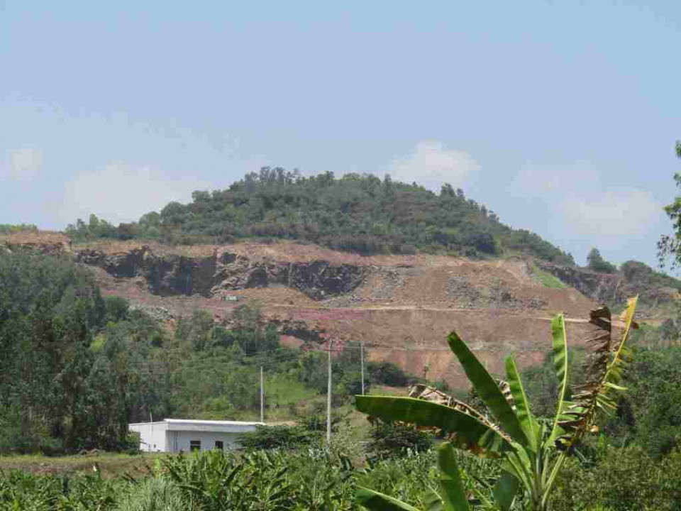 Khu vực khai thác đá tại thôn Phú Thạnh, xã An Chấn, huyện Tuy An