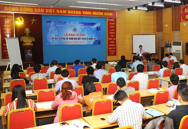 Bộ TN&MT: Khai giảng lớp Bồi dưỡng về định giá đất khóa II