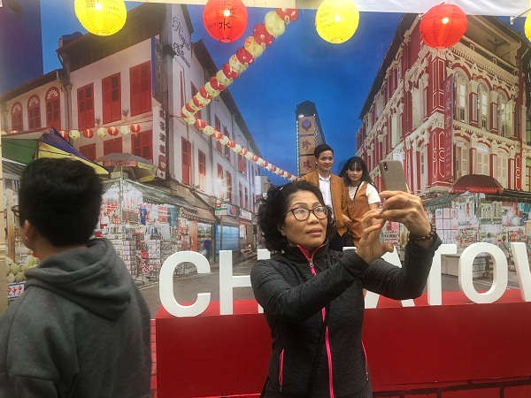 Người dân hào hứng với Lễ hội Singapore 