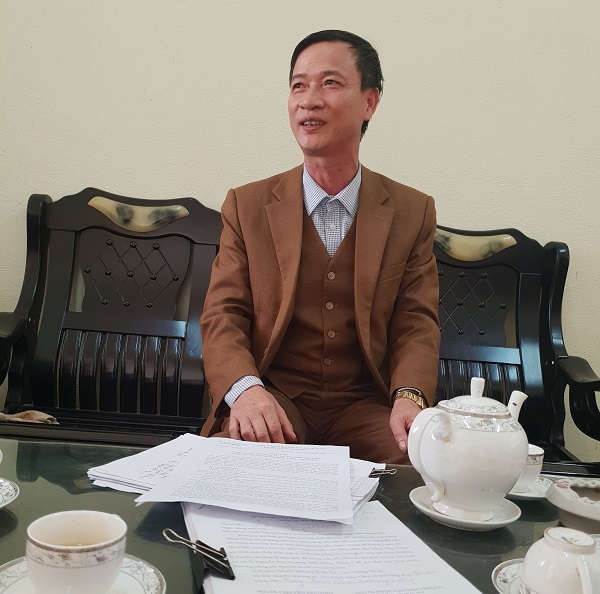 Ông Lê Văn Thực, Chủ tịch UBND xã Hà Bình thừa nhận: Giấy chuyển nhương này là sai, vì căn cứ theo pháp lý thì anh không có quyền để chuyển nhượng, vì đất này chia cho dân dể trồng màu