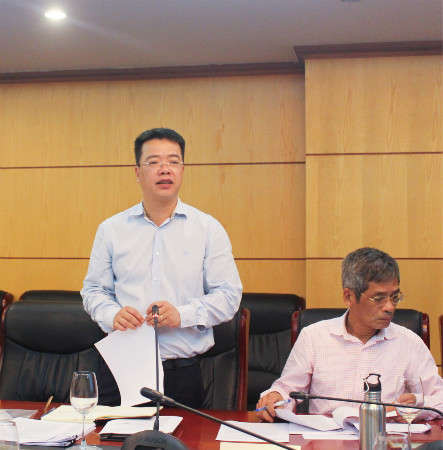 Ông Châu Trần Vĩnh – Phó Cục trưởng Cục Quản lý tài nguyên nước báo cáo