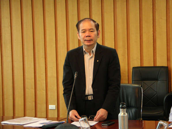 Ông Phan Đức Hiếu – Cục trưởng Cục Đo đạc, Bản đồ và Thông tin địa lý Việt Nam báo cáo về triển khai thi hành Luật Đo đạc và Bản đồ