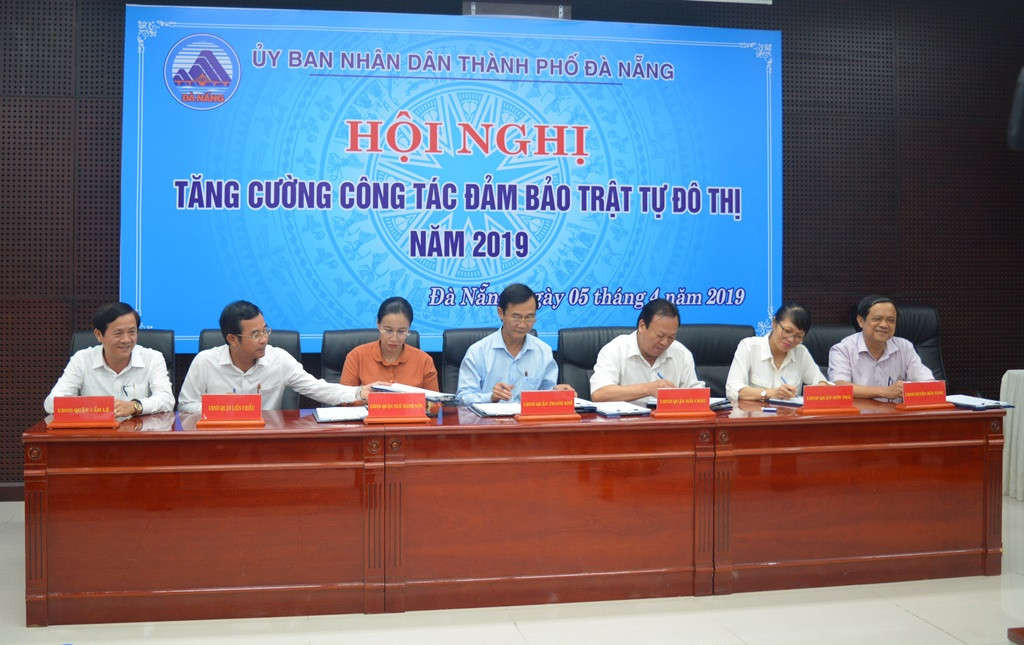 Lãnh đạo các quận huyện thành phố Đà Nẵng ký cam kết ra quân lập lại trật tự đô thị