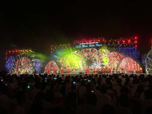 Khai mạc lễ hội Du lịch biển Sầm Sơn 2019 với nhiều tiết mục văn nghệ đặc sắc.
