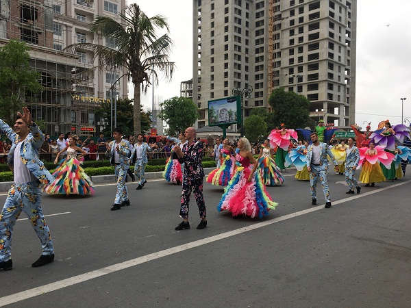 Carnival đường phố lần đầu tiên Thành phố biển Sầm Sơn tổ chức. 