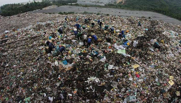 Tỉ lệ nhựa trong rác thải của Đà Nẵng nói riêng và Việt Nam nói chung còn rất cao. Do vậy, đối với người dân cần thay đổi thói quen sử dụng các vật dụng bằng nhựa