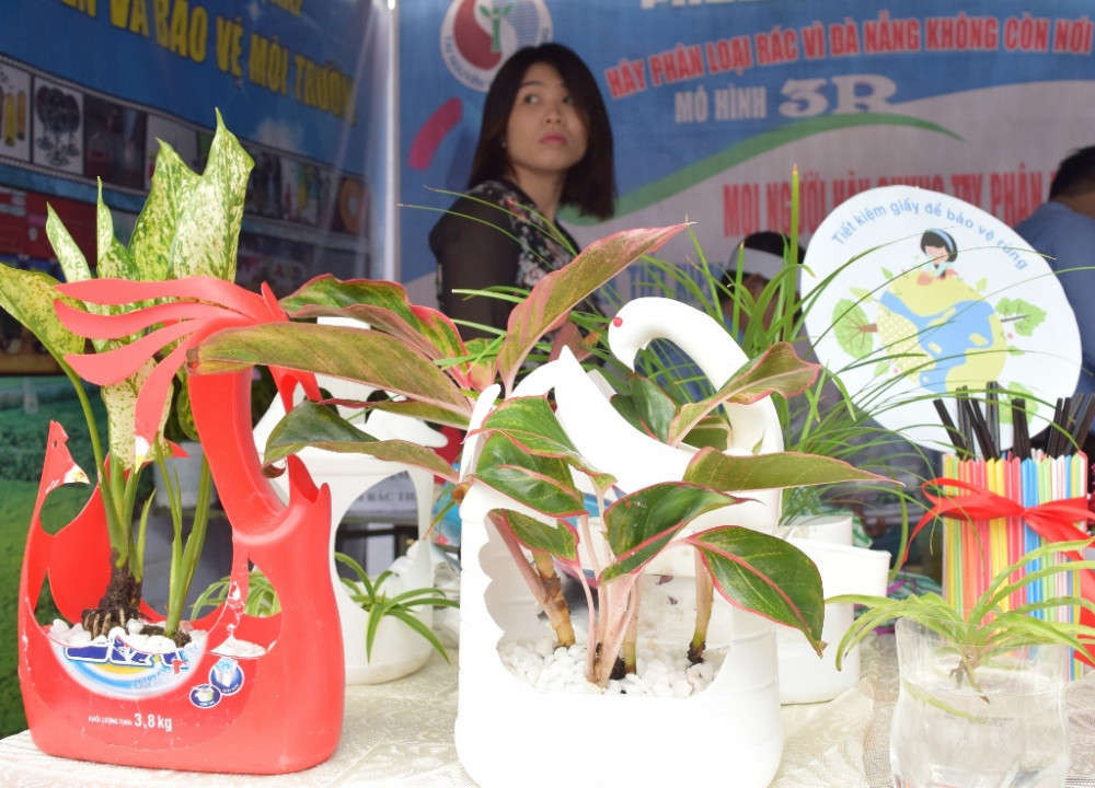 Một hoạt động nhằm tuyên truyền người dân thu gom, tái chế rác thải nhựa của quận Thanh Khê