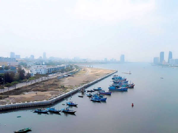 1. Dự án Marina Complex lấn ra một phần sông Hàn