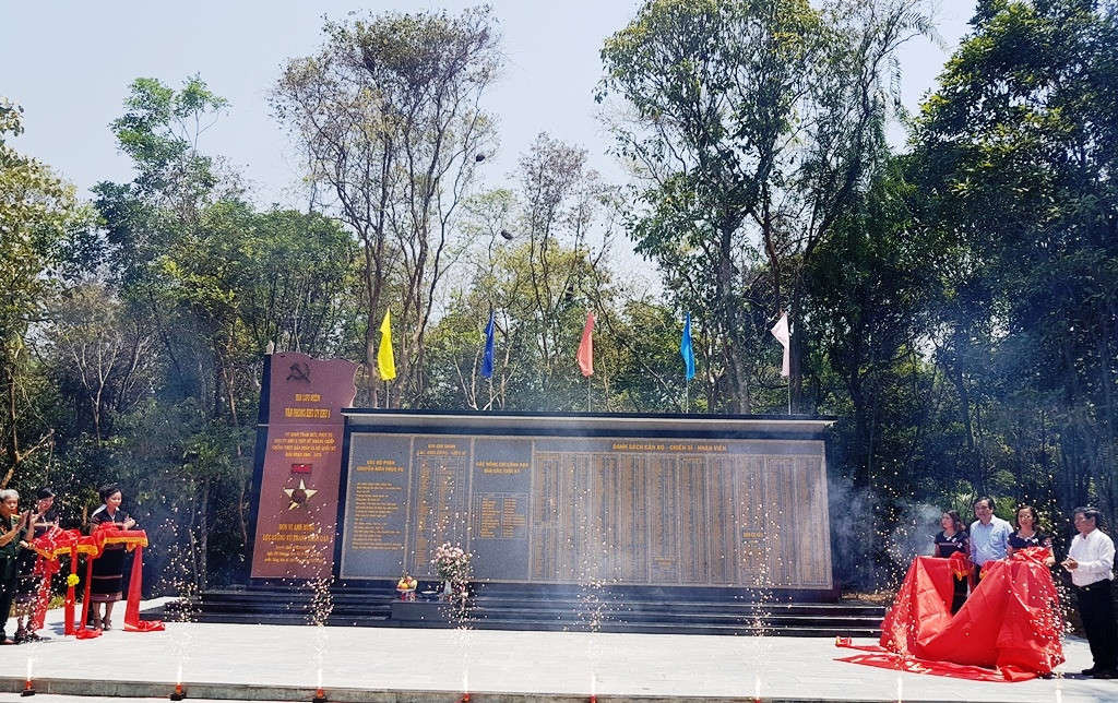 Khánh thành bia lưu niệm Văn phòng Khu ủy Khu 5 xã Sông Trà, huyện Hiệp Đức, tỉnh Quảng Nam 