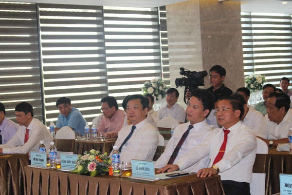 Các đồng chí lãnh đạo tỉnh Hà Tĩnh dự buổi lễ ra mắt chính thức Văn phòng Đăng ký đất đai một cấp tỉnh Hà Tĩnh