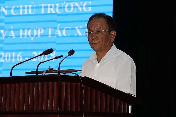 Ông Hoàng Văn Chất, Bí thư Tỉnh ủy Sơn La phát biểu tại Hội nghị