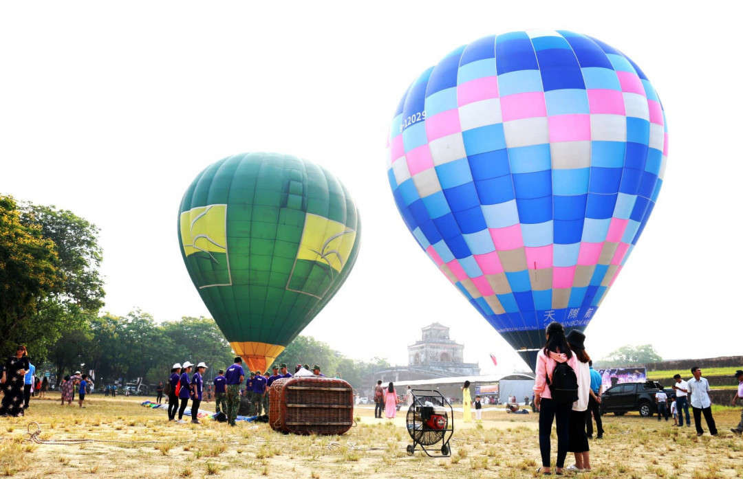 Lễ hội khinh khí cầu quốc tế Huế đang được diễn ra trong khuôn khổ Festival Nghề truyền thống Huế 2019
