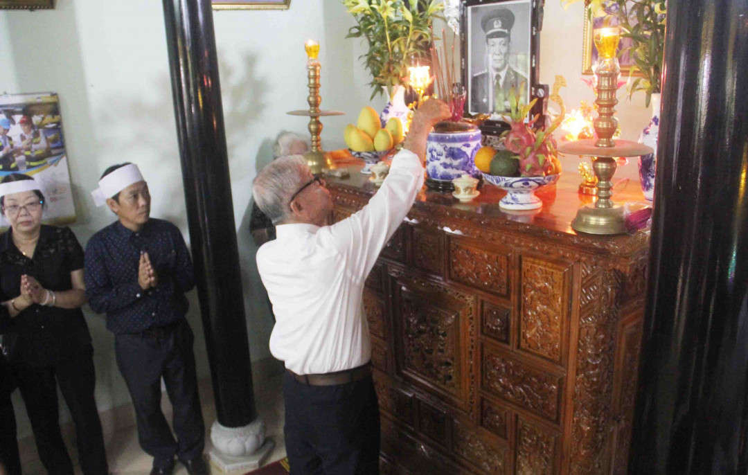 Cùng thời điểm, lễ viếng cũng diễn ra tại xã Lộc An, huyện Phú Lộc- nơi Đại tướng sinh ra