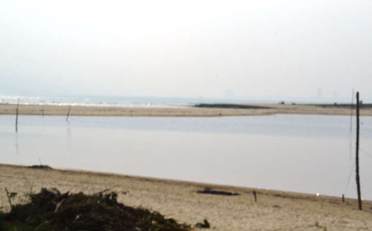 Cửa sông Cu Đê bị vùi lấp nghiêm trọng ngay đầu mùa nắng năm 2019