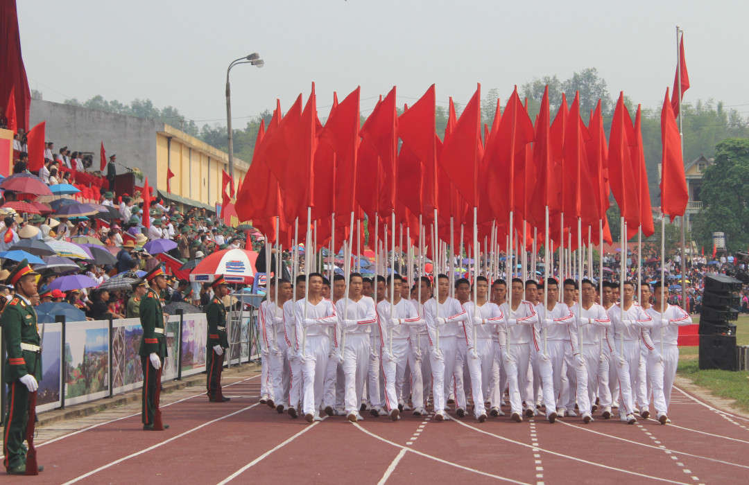 Tham gia lễ diễu binh, diễn hành có 21 khối đại diện.