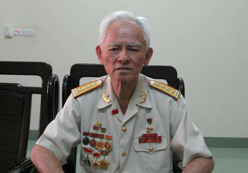 Chân dung Đại tá, Anh hùng Lực lượng vũ trang Phùng Văn Khầu.