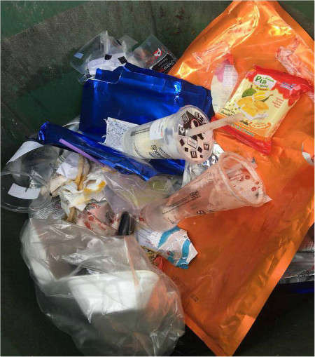 1. Hạn chế sử dụng các sản phẩm nhựa sử dụng một lần, túi nilon khó phân hủy 
