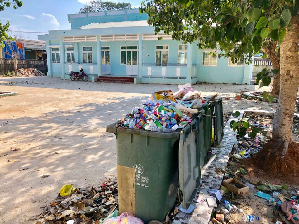 Sau một thời gian dài kể từ ngày hoàn thành trường Mầm non An Hải, đã bị bỏ hoang, trở thành nơi tập kết rác thải sinh hoạt của người dân