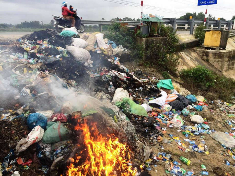 Việc xử lý rác trên địa bàn tỉnh Quảng Ngãi đang tồn đọng nhiều bất cập