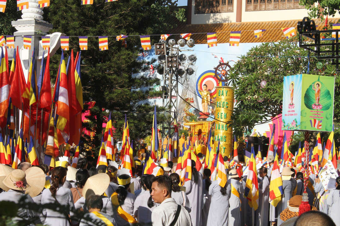 Sáng ngày 19/5, Đại lễ Phật Đản Liên Hiệp Quốc Vesak chính thức diễn ra tại chùa Pháp Lâm