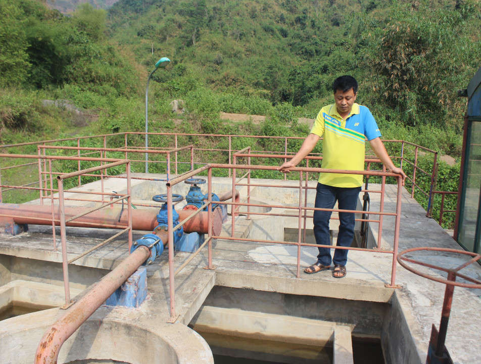 Nhà máy nước huyện Mường Chà đang khan hiếm nước trước tình trạng nắng nóng kéo dài.