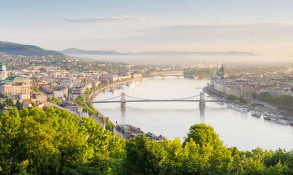 Trong số các con sông ở châu Âu được thử nghiệm, sông Danube có mức độ ô nhiễm kháng sinh cao nhất. Ảnh: Nick Ledger/Getty Images/AWL Images RM
