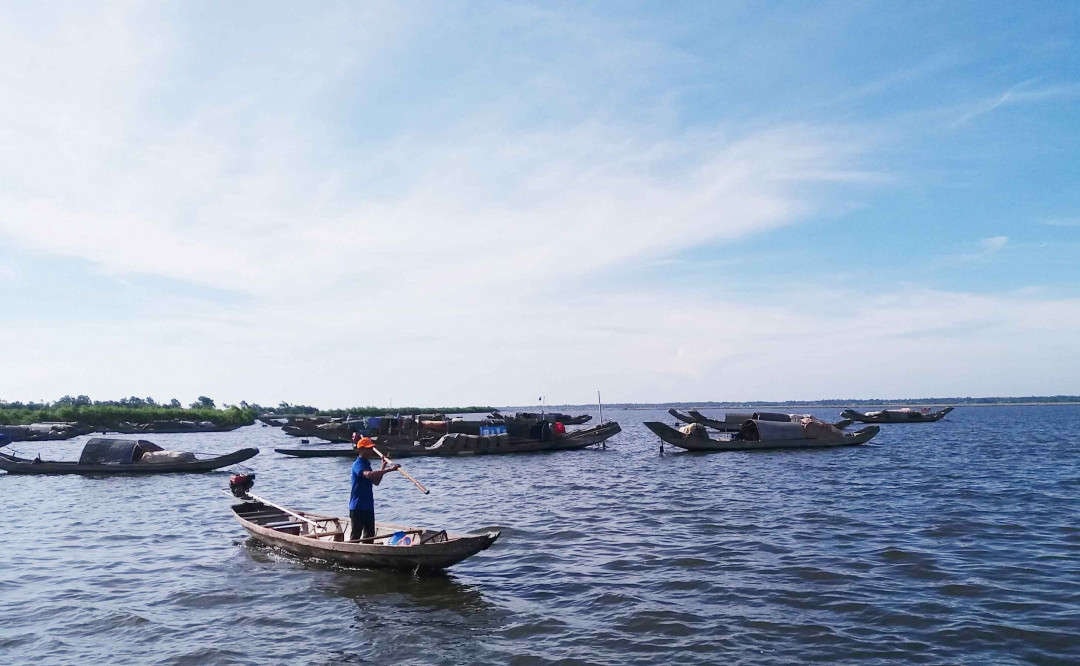 Đầm phá Tam Giang- Cầu Hai (ảnh) cung cấp nguồn lợi thủy hải sản phong phú