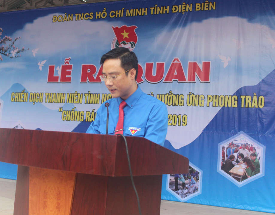 Đồng chí Đặng Thành Huy, Bí thư Tỉnh đoàn Điện Biên phát biểu tại Lễ ra quân.