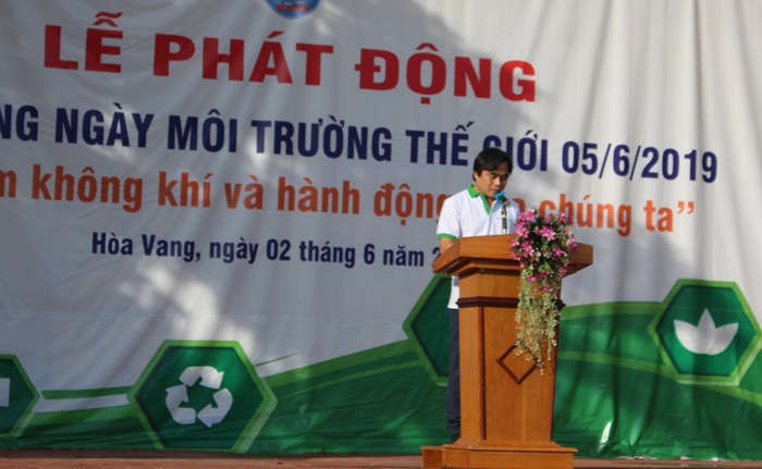 2. Ông Tô Hùng, Giám đốc Sở Tài nguyên và Môi trường phát biểu tại buổi lễ