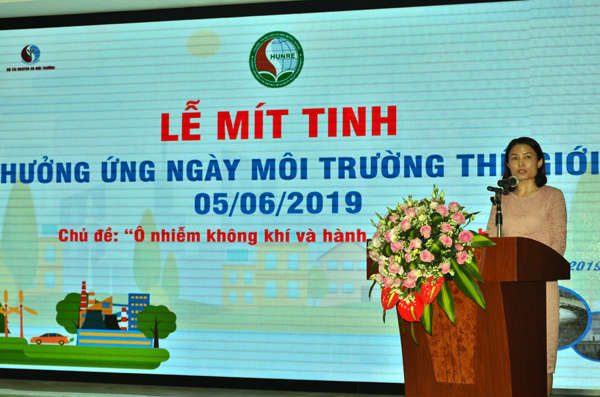 PGS.TS Lê Thị Trinh - Trưởng Khoa Môi trường phát biểu khai mạc buổi lễ