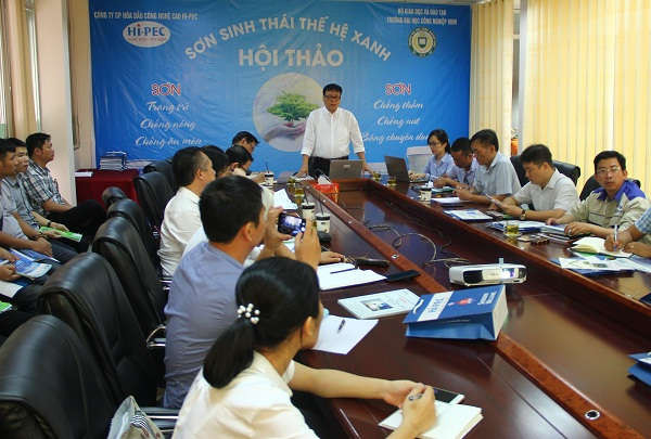 Tiến sỹ Nguyễn Thanh Hải – Chủ tịch HĐQT Công ty CP hóa dầu công nghệ cao Hi- Pec giới thiệu về sản phẩm sơn sinh thái Graphenstone