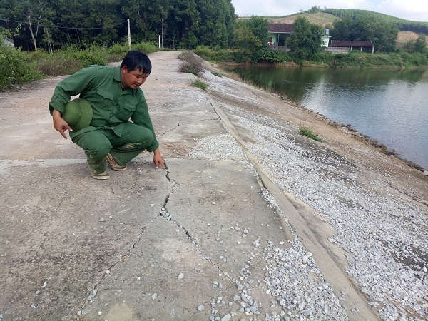 Đập Hố Môn (xã Thịnh Thành, huyện Yên Thành) bị xuống cấp