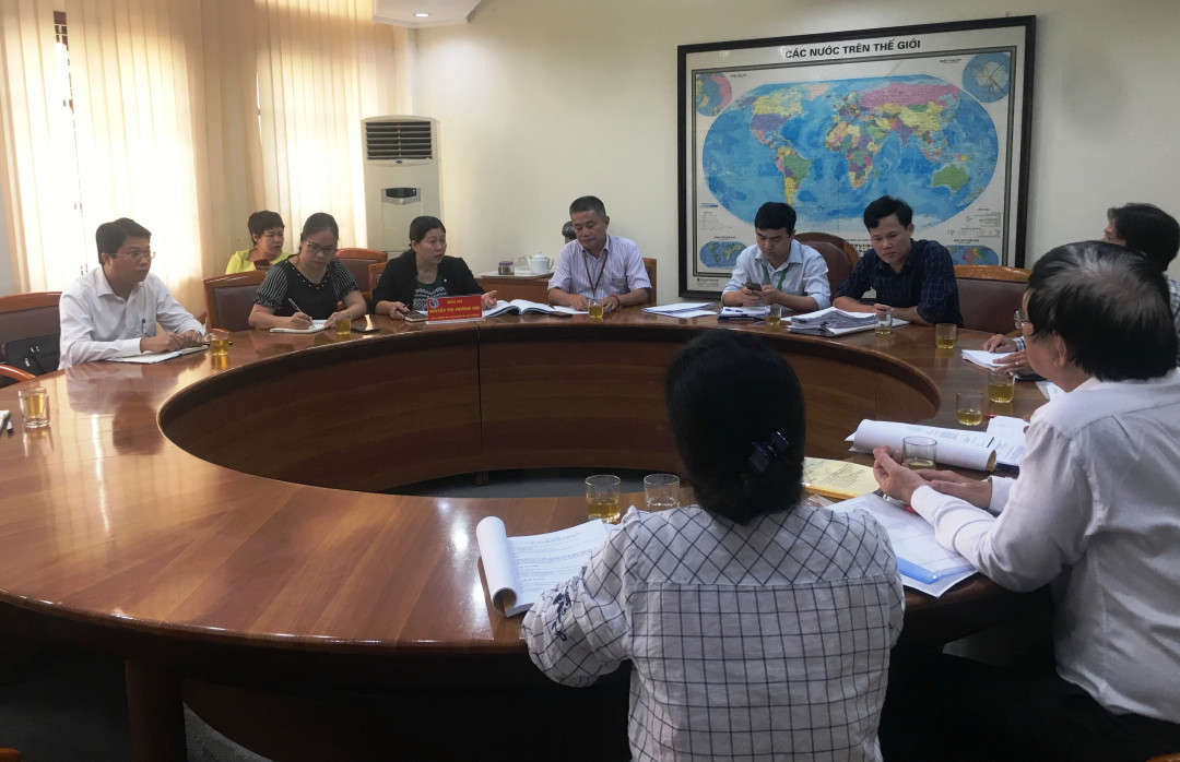 Thứ trưởng Nguyễn Thị Phương Hoa cùng lãnh đạo Thanh tra Bộ lắng nghe phản ánh của người dân đến từ TP. HCM