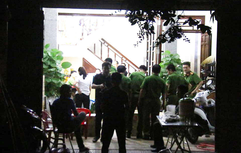 Lực lượng chức năng Thừa Thiên Huế khám xét trụ sở Doanh nghiệp Tuyết Liêm