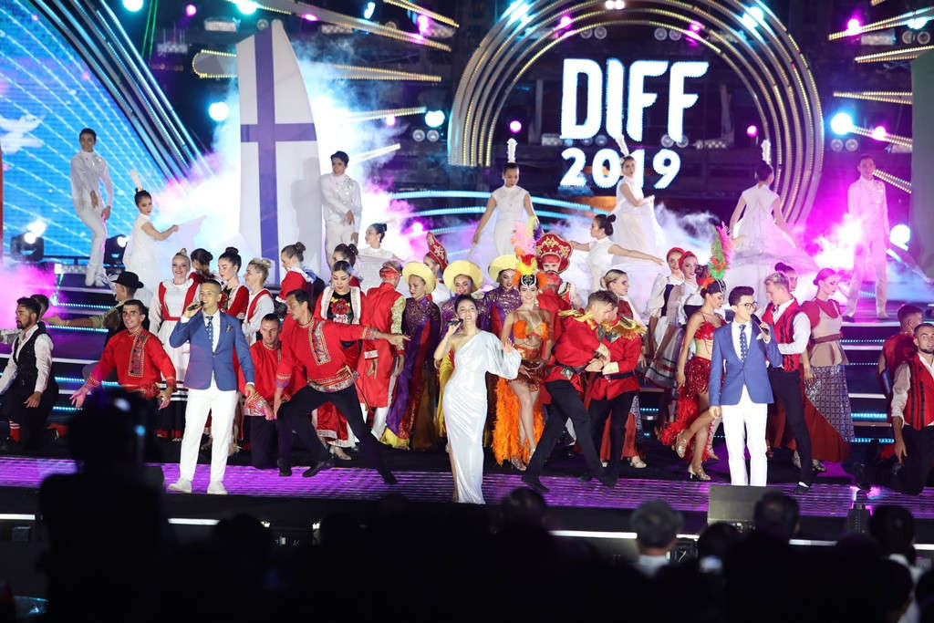 Phần trình diễn nghệ thuật đặc sắc trong đêm Chung kết Lễ hội pháo hoa quốc tế Đà Nẵng - DIFF 2019