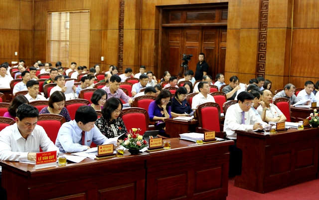 Các đại biểu dự Kỳ họp thứ 10 HĐND tỉnh Điện Biên khoá XIV, nhiệm kỳ 2016 – 2021.