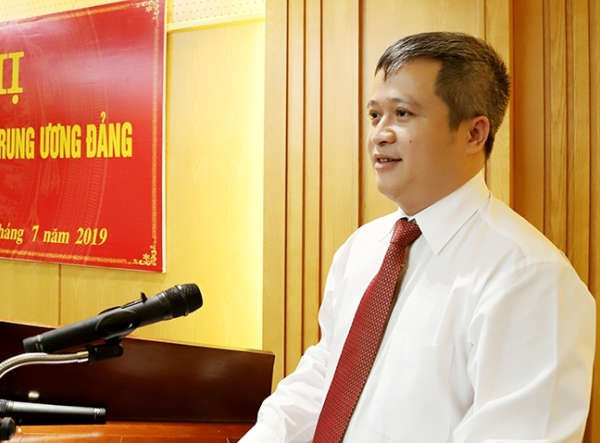 Tân Phó Bí tư Tỉnh ủy Hà Tĩnh Trần Tiến Hưng phát biểu nhận nhiệm vụ