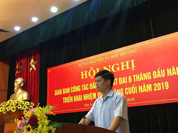 Ông Nguyễn Đắc Lực, Giám đốc Sở TN&MT Sơn La phát biểu tại hội nghị