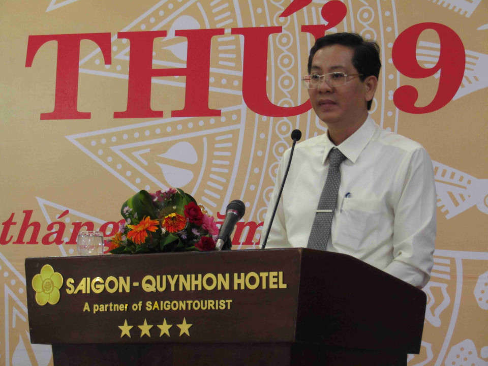 Tại kỳ họp thứ 9, Hội đồng nhân dân tỉnh Bình Định khóa XII, nhiệm kỳ 2016-2021, ông Lê Văn Tùng - Giám đốc Sở TN&MT trả lời ý kiến cử tri