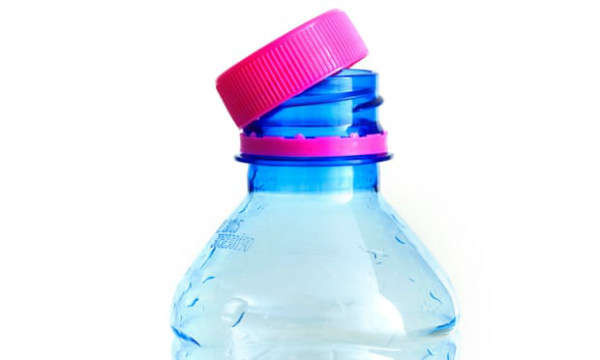 EAC cũng đưa ra quan ngại về “số lượng lớn” các hóa chất dùng trong bao bì thực phẩm và đồ uống bằng nhựa